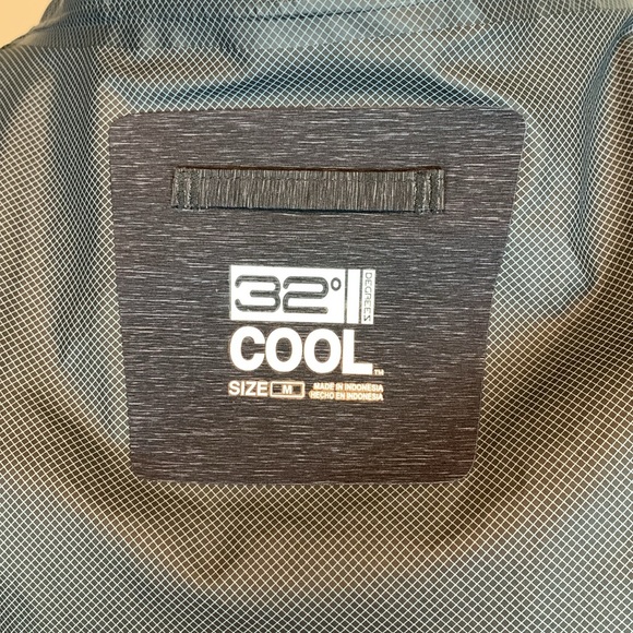 32 Degrees Cool Women’s Hooded Black Lightweight Rain/Wind Jacket Size M - Picture 8 of 10